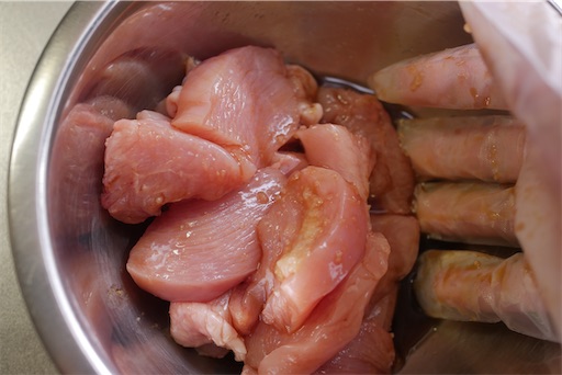 鶏むね肉をポン酢のタレと和える