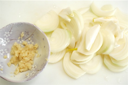 生姜と玉ねぎのスライス