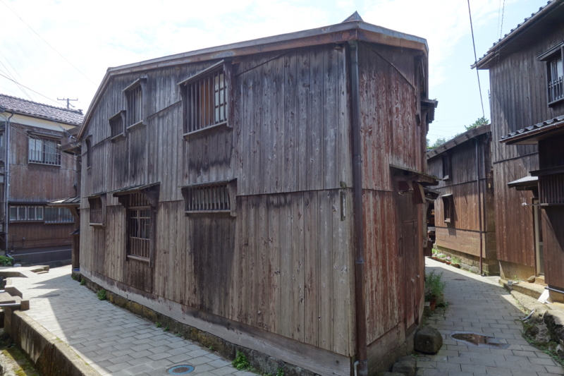 宿根木の町並み 重要伝統的建造物群保存地区 新潟県佐渡市 - 墳丘からの眺め