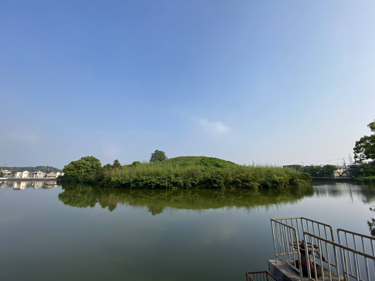 いたすけ古墳 大阪府堺市北区百舌鳥本町 - 墳丘からの眺め