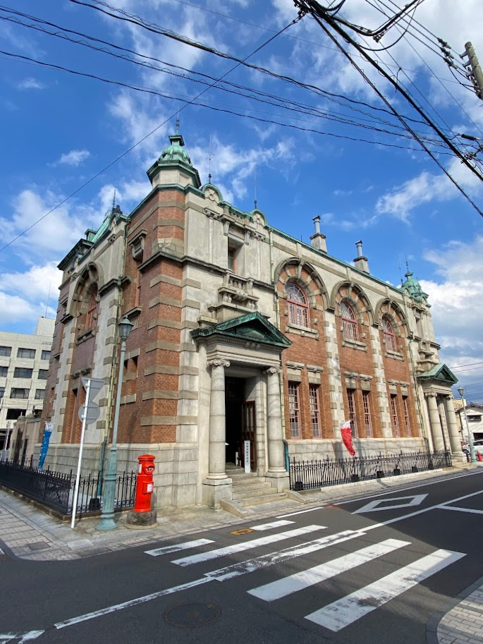 旧唐津銀行本店（辰野金吾記念館）ほか 佐賀県唐津市本町 - 墳丘からの眺め