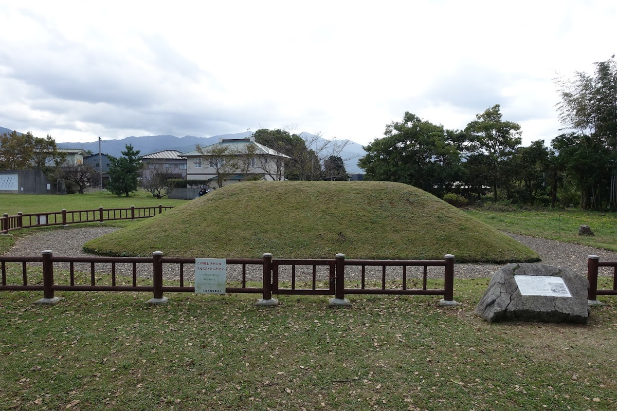 平原弥生古墳　大日霎貴の墓　上下セット　考古学　資料　希少歴史 平原遺跡1号墓（曽根遺跡群 平原遺跡、平原弥生古墳） 福岡県