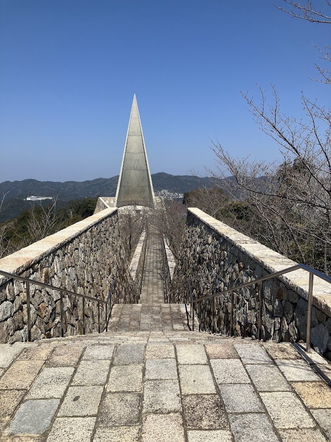 戦没学徒記念館・記念塔 若人の広場公園 by 丹下健三 兵庫県南あわじ市