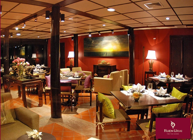 RUEN URAN 1F店内