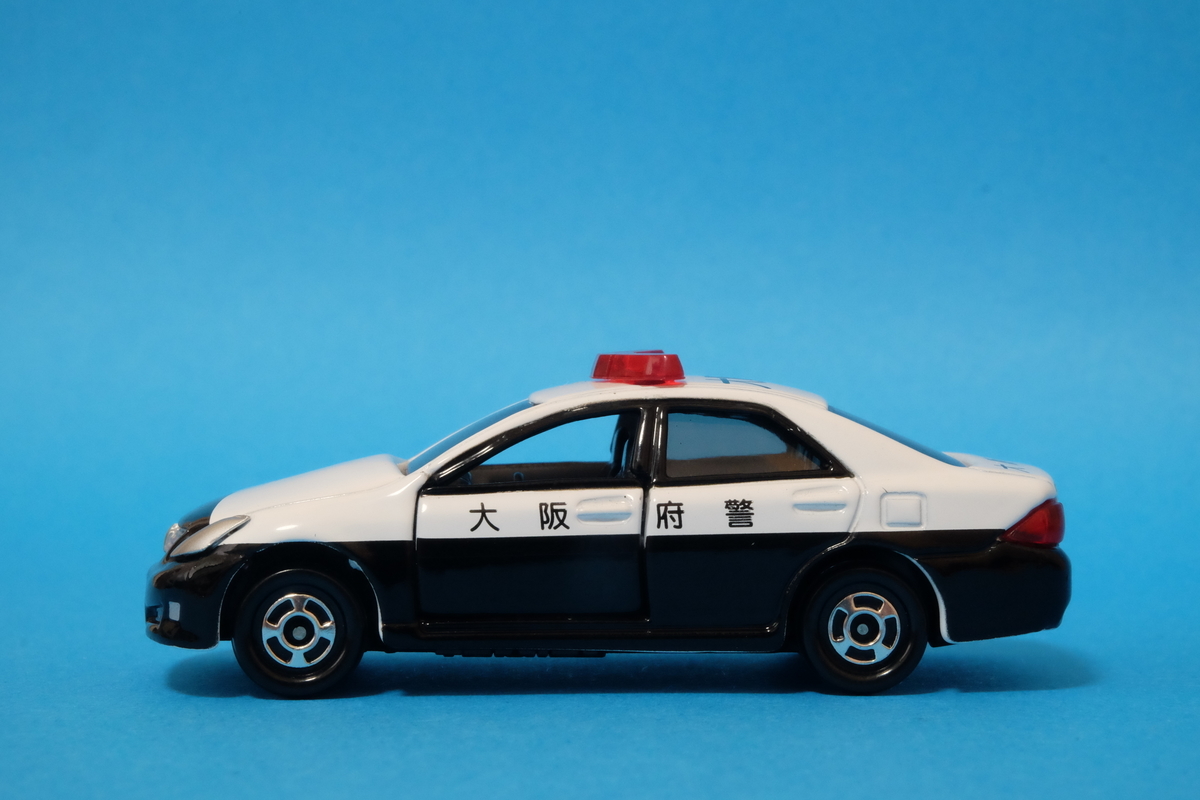 限定？！トミカ】クラウン パトロールカー（大阪府警察）【ミニカー