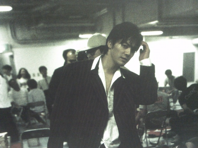 手前 - matagorou's blog 尾崎豊 自由に生きられるかそして感動を得