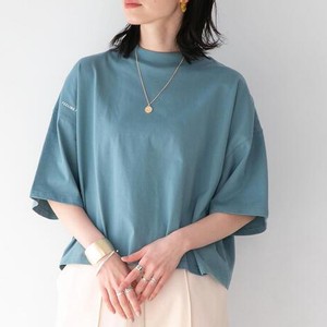 グリーンのTシャツ