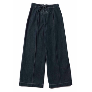 デニムのワイドパンツ