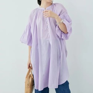 パープルのブラウス