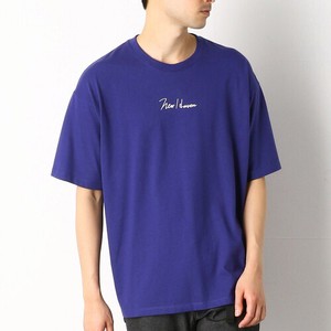 ブルーのロゴTシャツ