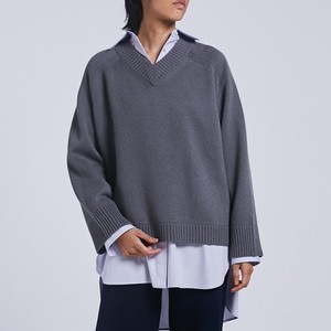 グレーのVネックニット グレーのVネックニット