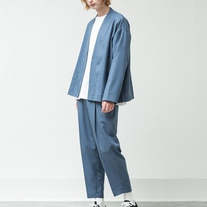 ブルーのカーディガン