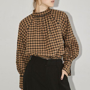 チェック柄ブラウス