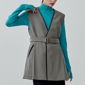 グレーのパイピングジレ グレーのパイピングジレ
