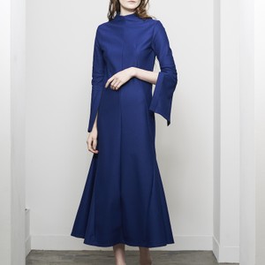 ブルーのドレス