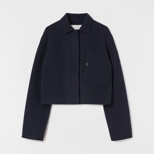 黒いシャツジャケット