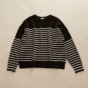 ボーダー柄トップス