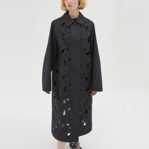 カットアウトレースコート