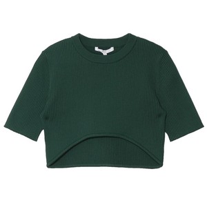 グリーンのニットトップ