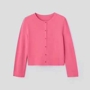 ピンクのカーディガン