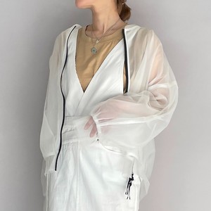 白いシアーブルゾン