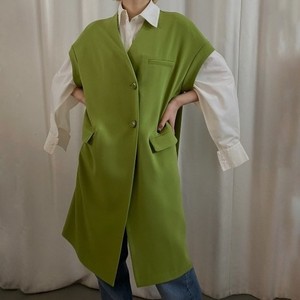 グリーンのジレ