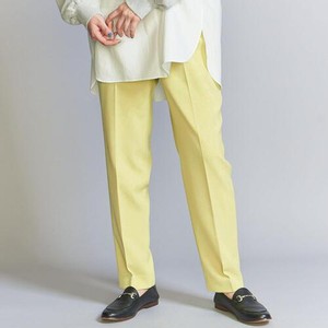 イエローのパンツ