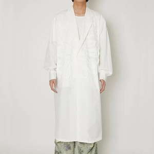 白いロングシャツ