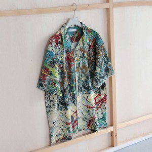 グラフィック柄シャツ