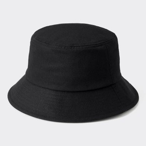 黒いバケットハット