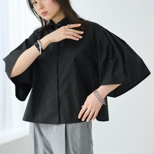 黒いシャツ