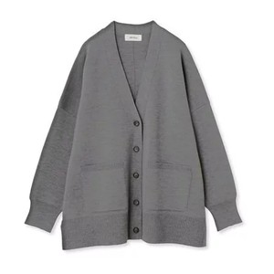 グレーのカーディガン グレーのカーディガン