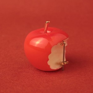 リンゴのピアス