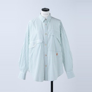 ストライプ柄シャツ