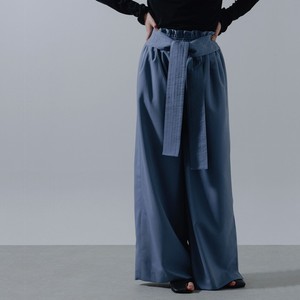 ブルーのワイドパンツ ブルーのワイドパンツ