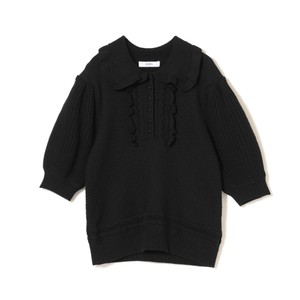 黒いパフスリーブニット