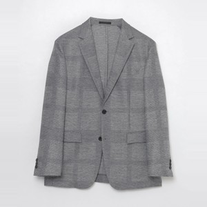 グレーのチェック柄ジャケット
