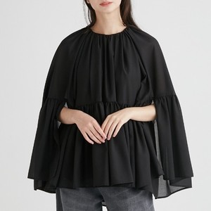 黒いブラウス