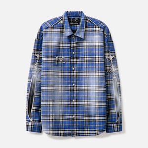 ブルーのチェック柄シャツ