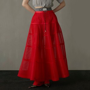 赤いメッシュスカート