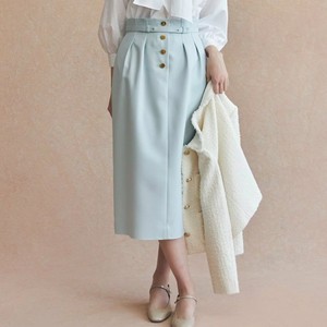 ミントグリーンのスカート