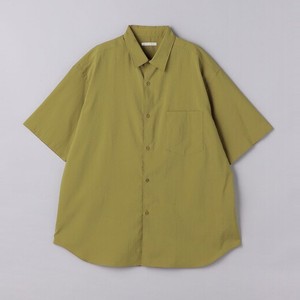 イエローのシャツ