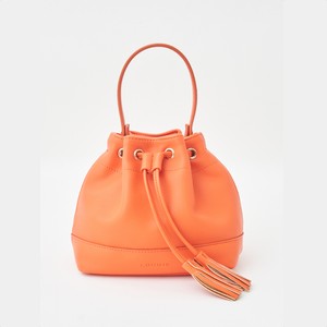 巾着型のバッグ