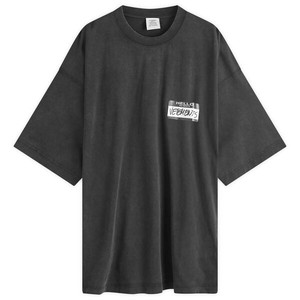 黒いTシャツ