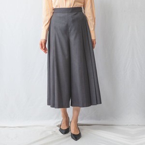 プリーツパンツ