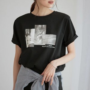 ブラックのフォトTシャツ