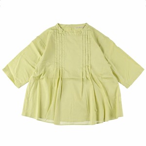 ピンタックブラウス