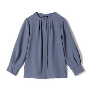 ブルーのタックブラウス ブルーのタックブラウス