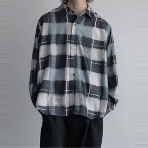 チェック柄シャツ