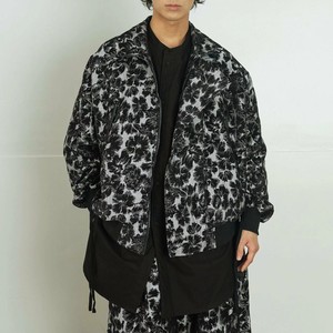 ジャケット・パンツ・スニーカー